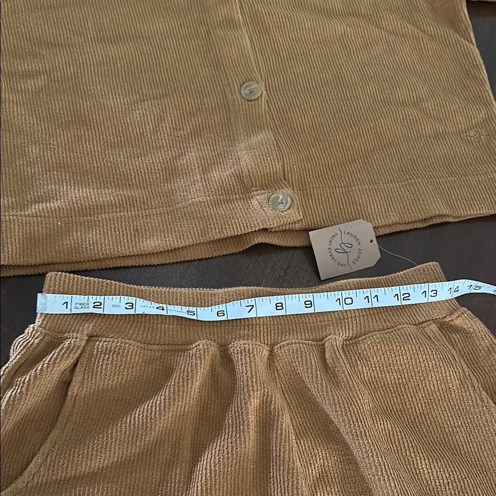 Button-Up Shirt and Shorts Set - Picture 8 of 9